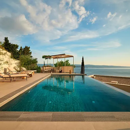 Lägenhet Patria With Infinity Pool Omiš