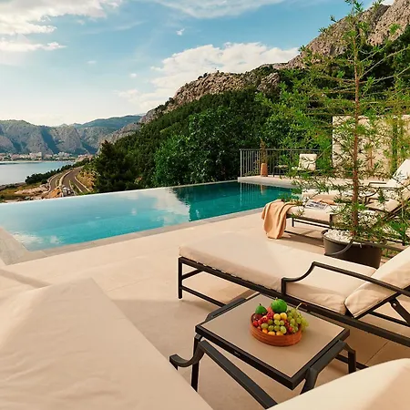 Lägenhet Patria With Infinity Pool Omiš