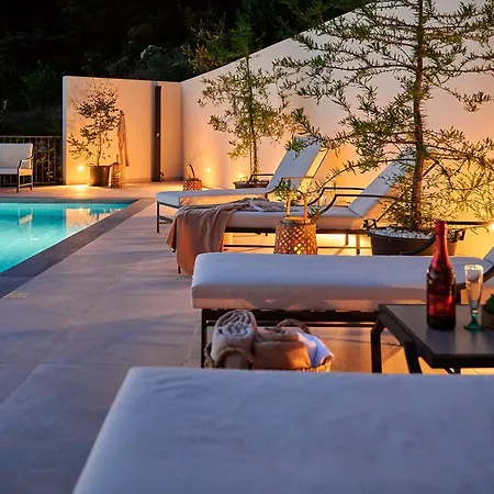 Patria With Infinity Pool Omis