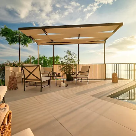 Patria With Infinity Pool Apartment